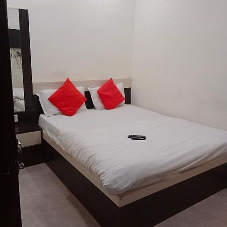 Hotel Nahta Palace อุจเจน ภายนอก รูปภาพ